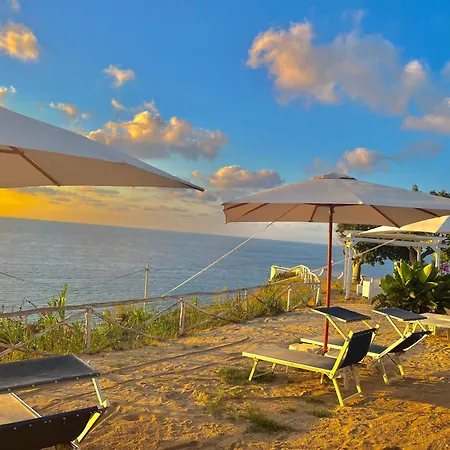 Araba Fenice מלון דירות טרופאה