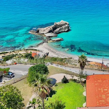 Araba Fenice Tropea