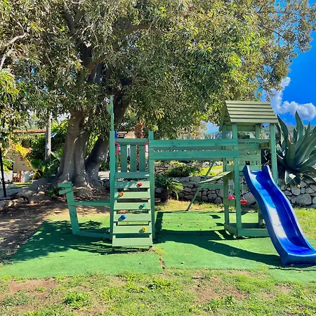 Ξενοδοχείο με διαμερίσματα Araba Fenice Tropea