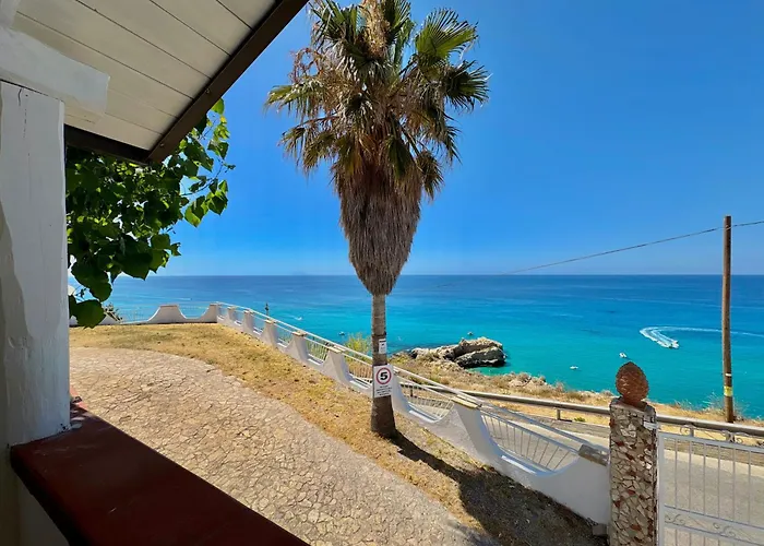 Ξενοδοχείο με διαμερίσματα Araba Fenice Tropea